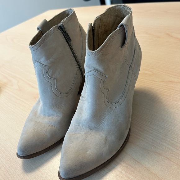 FRYE size 6.5 booties good used condition could use a good clean price reflects - Picture 3 of 15